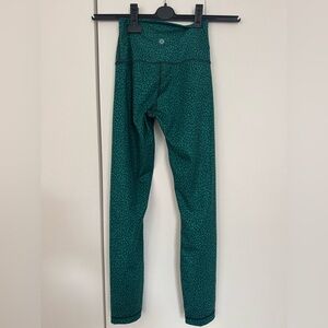 Lululemon leggings green pattern slightly cropped